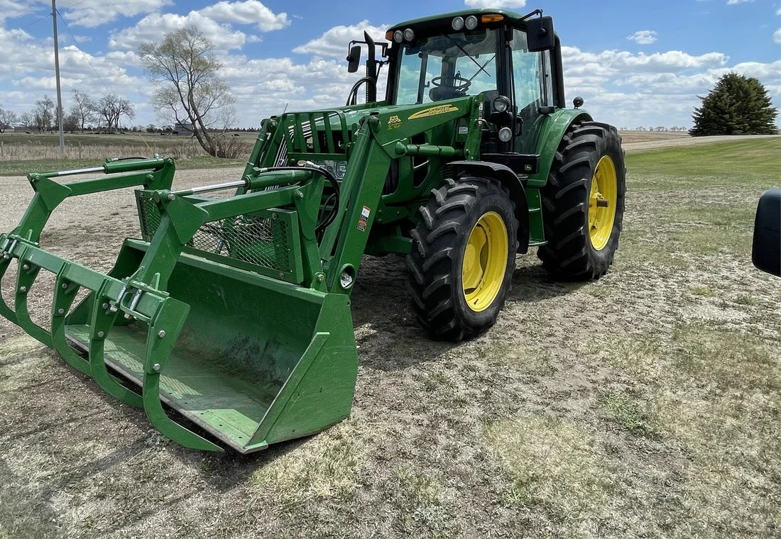 JOHN DEERE 6430 Premium 2011